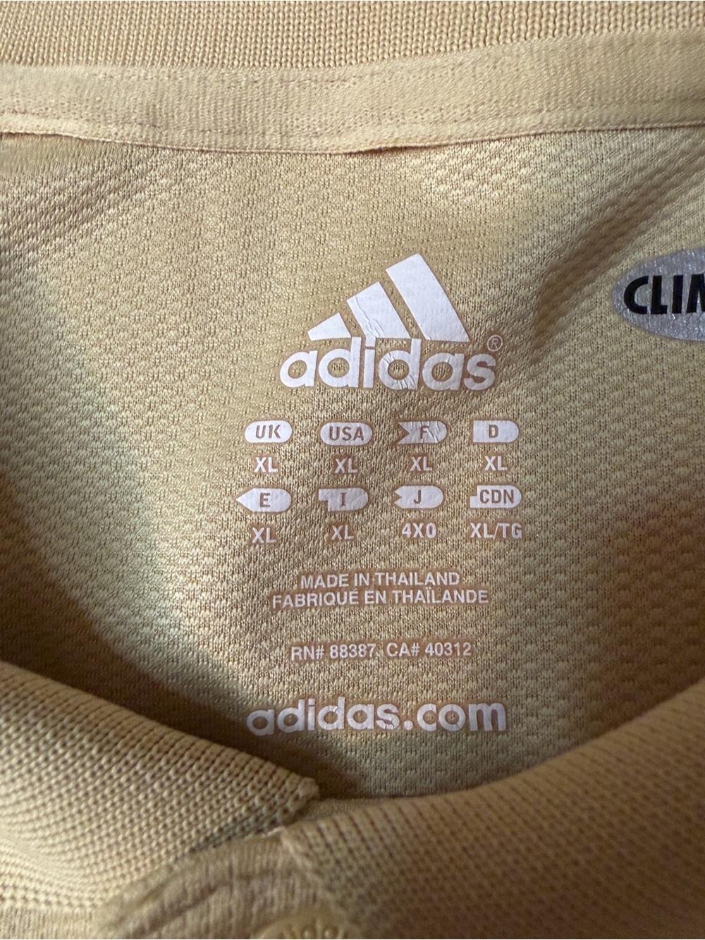 EUC Adidas Men's Polo Shirt Size 2XL Yellow Loose Fit Logo Golf Short Sleeves - Picture 6 of 9